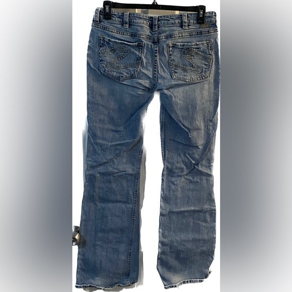 Silver Lola Boot Cut Distressed Womens Jeans Size 31 - Picture 2 of 9